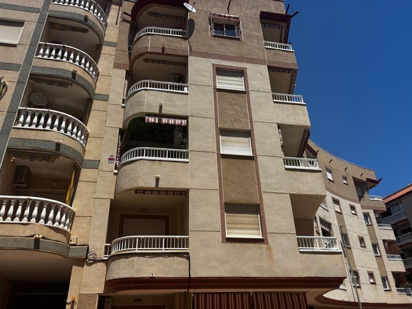 House in Guardamar del Segura - view 1