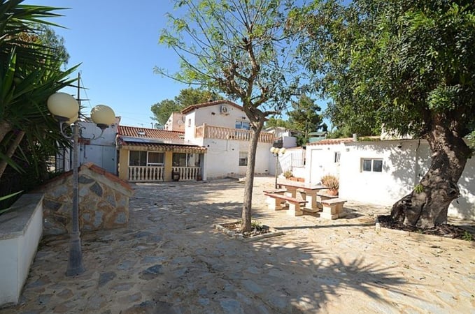 House in Los Martinez de Canadas de San Pedro - view 1