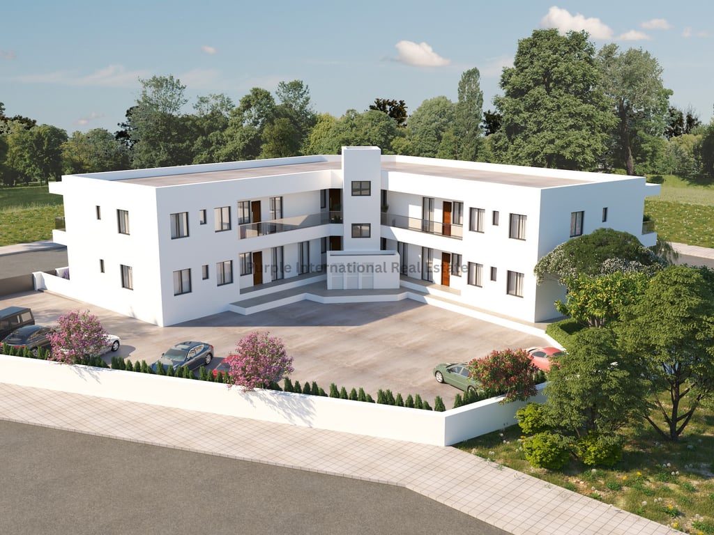 Apartment in Oroklini - Image 2