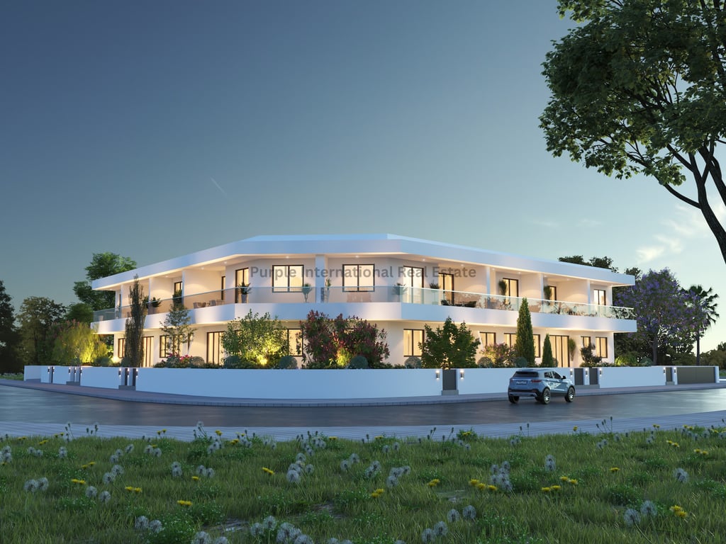 Apartment in Oroklini - Image 2