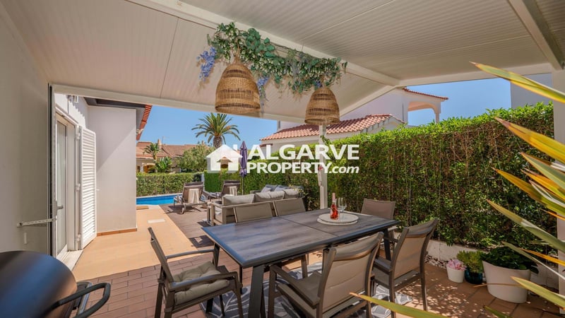Villa in Quarteira - view 1