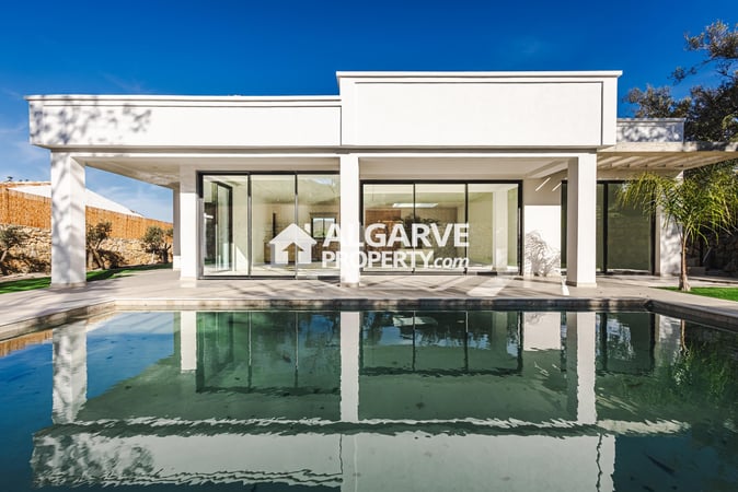 Villa in Loule - view 1