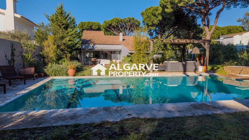Villa in Vilamoura - view 1