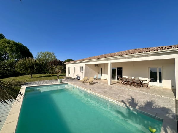 House in Sigoules - view 1