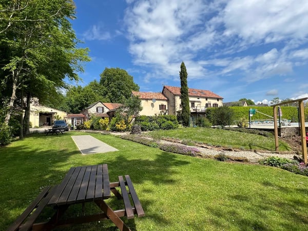House in Montirat - view 1