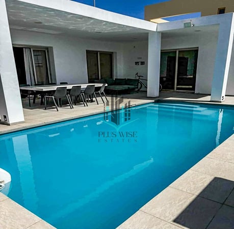 Villa in Dromolaxia - view 1