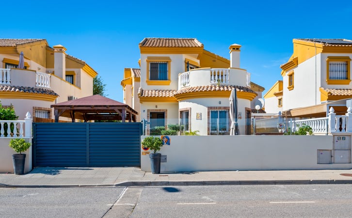 House in Urbanizacion El Raso - view 1