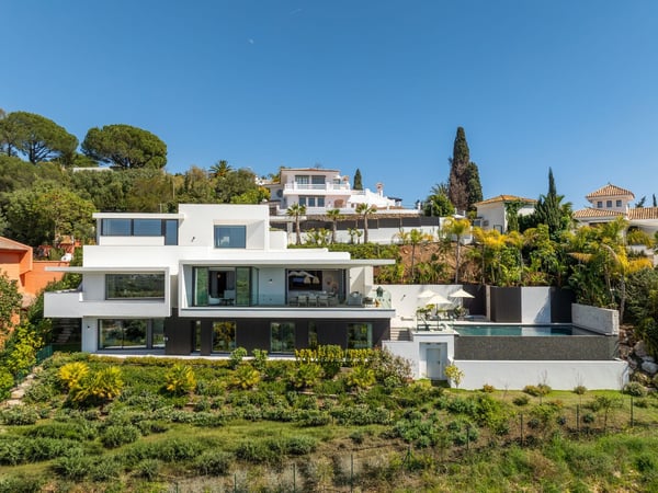 House in Marbella Del Este - view 1