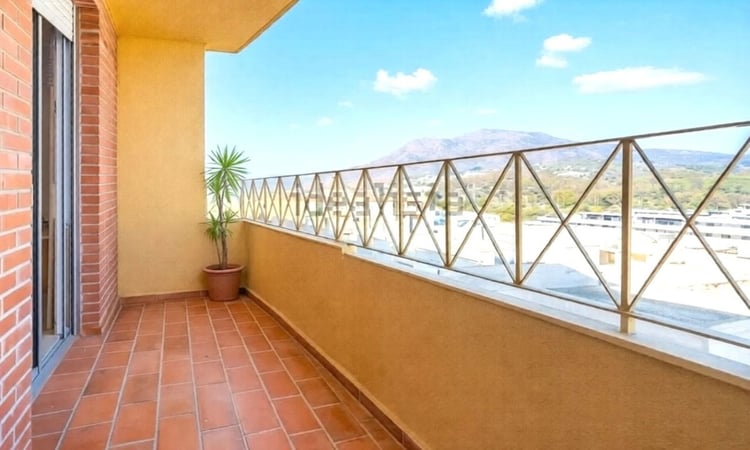 House in Estepona - view 1