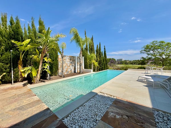 Villa in Molins - view 1