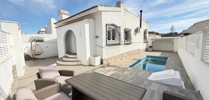 House in Villamartin - view 1