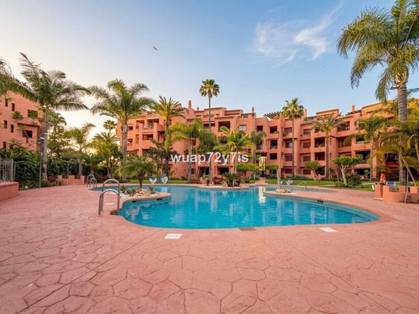 Apartment in Las Chapas - view 1