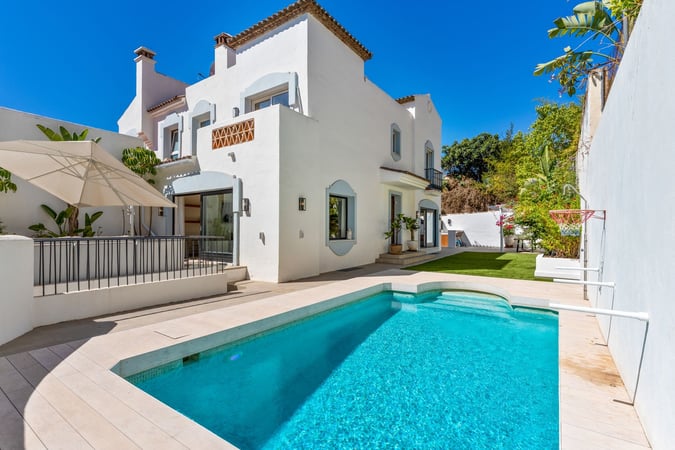 Villa in Marbella - view 1