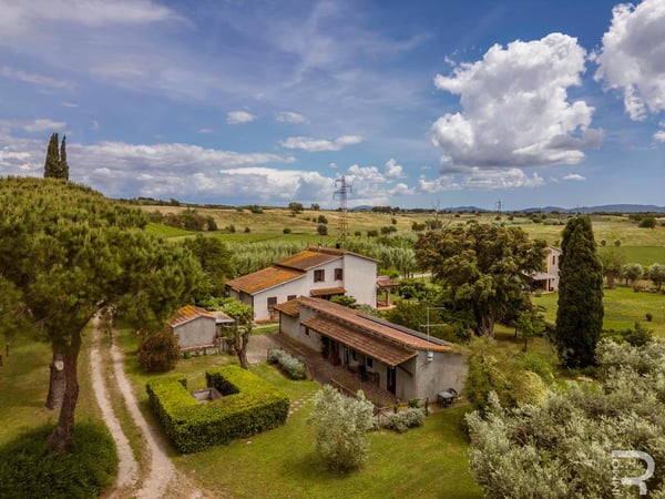 House in Magliano in Toscana - view 1
