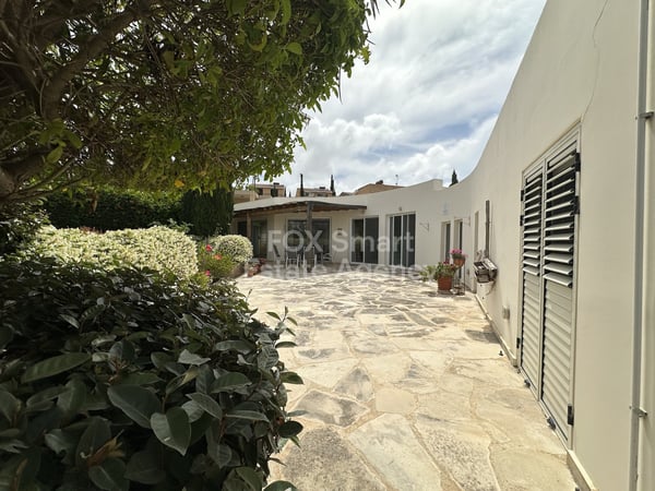 House in Chlorakas - view 1