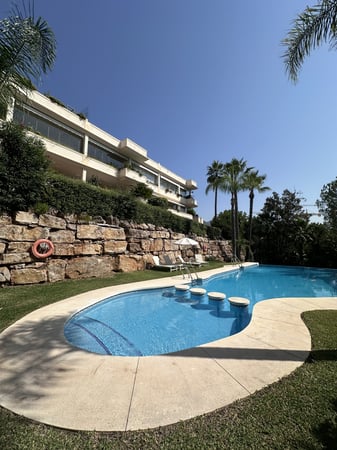 Apartment in Nueva Andalucia - view 1