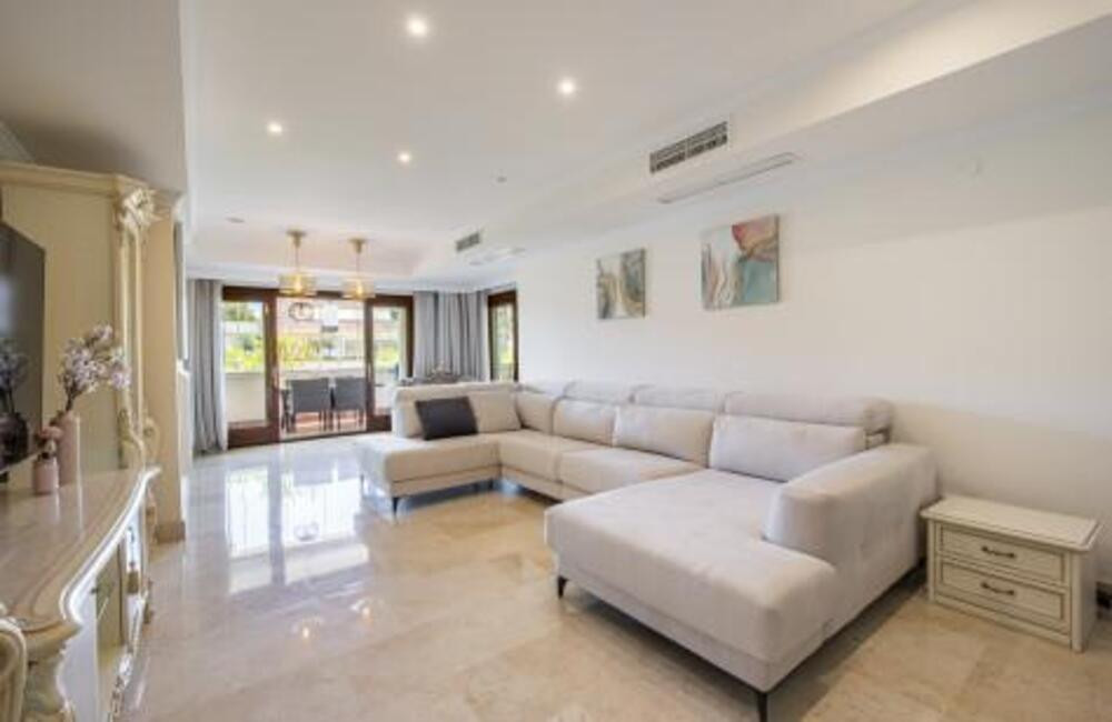 Apartment in Marbella - Image 3