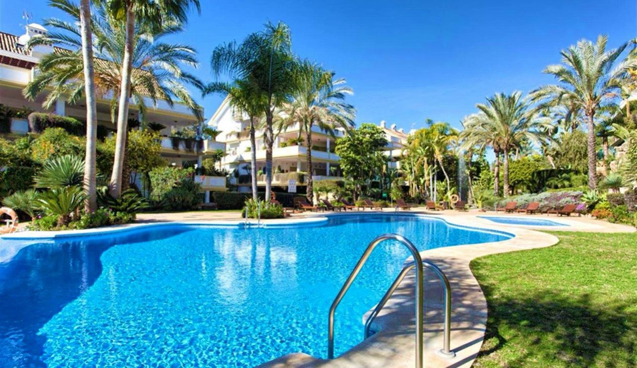 Apartment in Marbella - Image 2