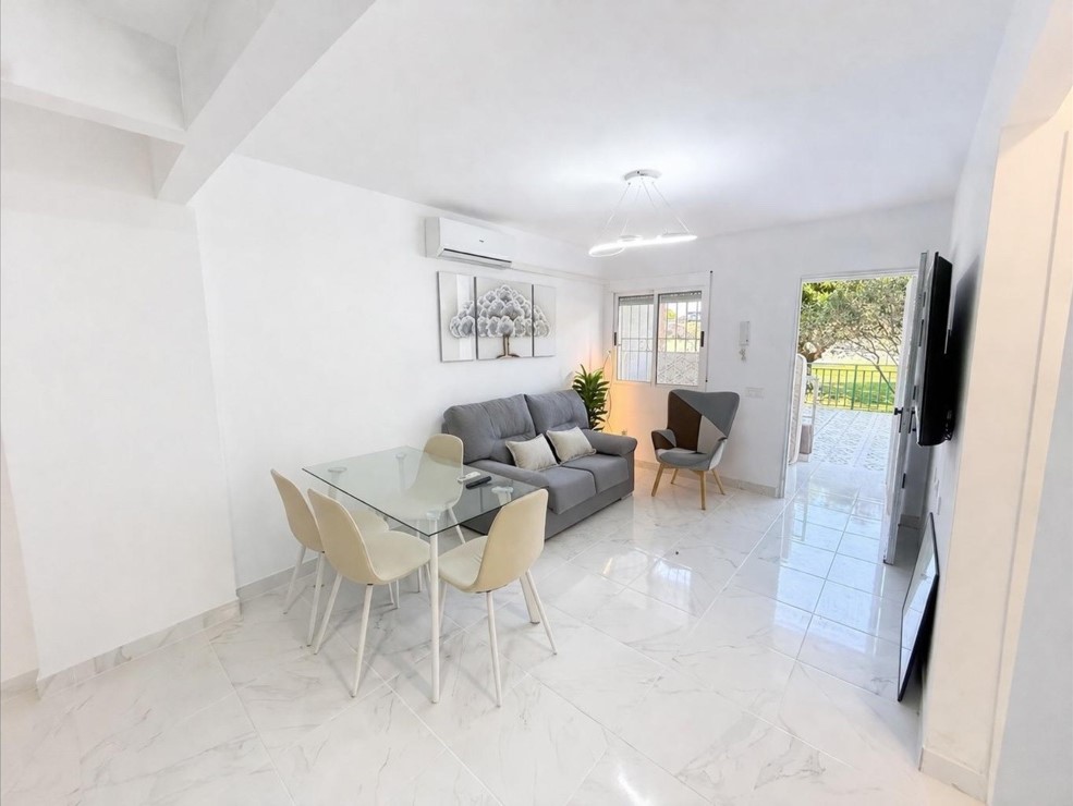 Apartment in Torrevieja - Image 2