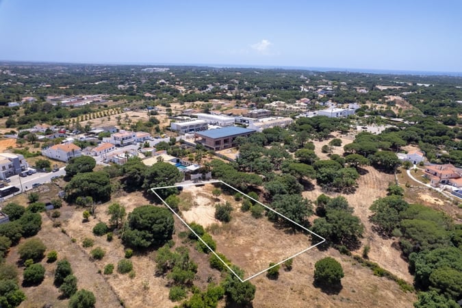 House in Almancil - view 1