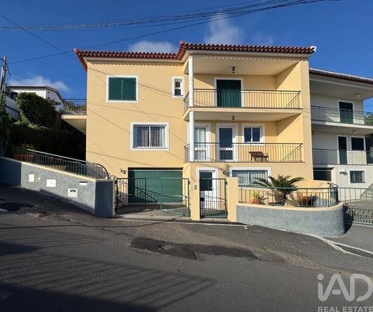 House in Funchal (Santa Maria Maior) - view 1