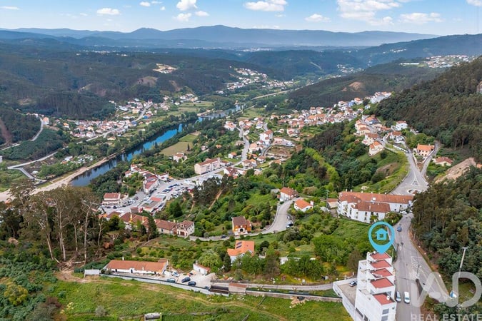 House in Penacova - view 1