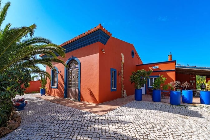 House in Quelfes - view 1