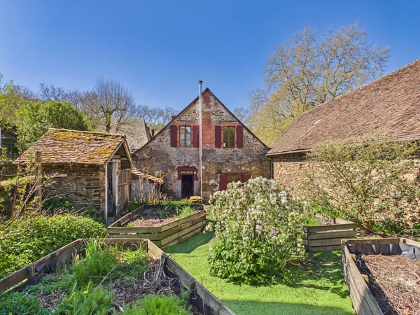 House in Segur-le-Chateau - view 1