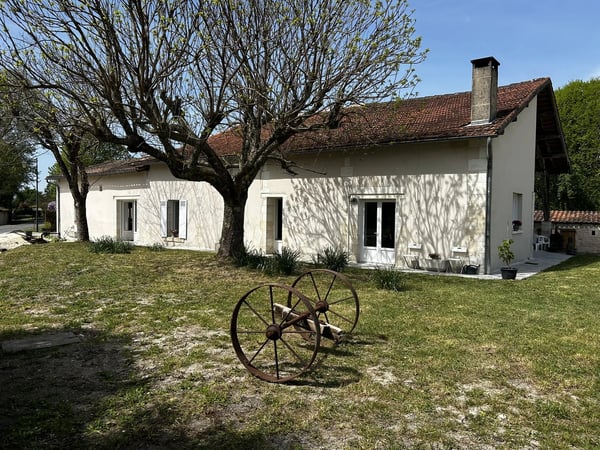 House in Chalais - view 1