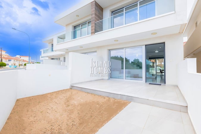 House in Paralimni - view 1