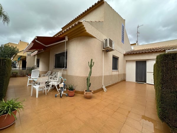 House in Los Alcazares - view 1