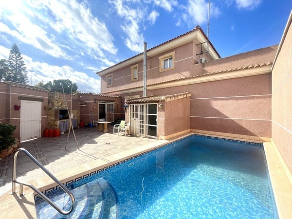 Villa in Formentera de Segura - view 1