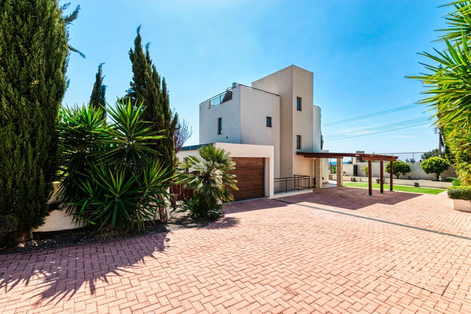 Villa in Agios Theodoros - view 1