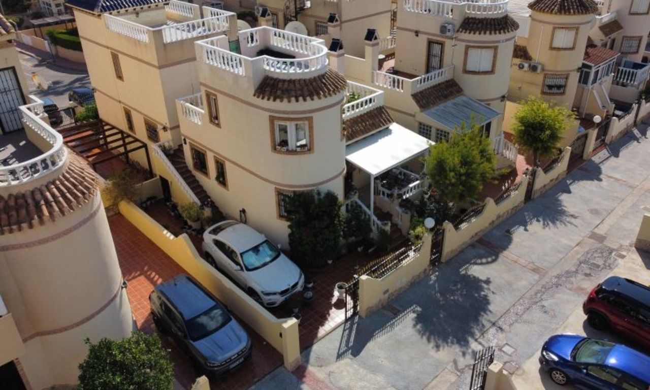 Villa in Dehesa de Campoamor - Image 2