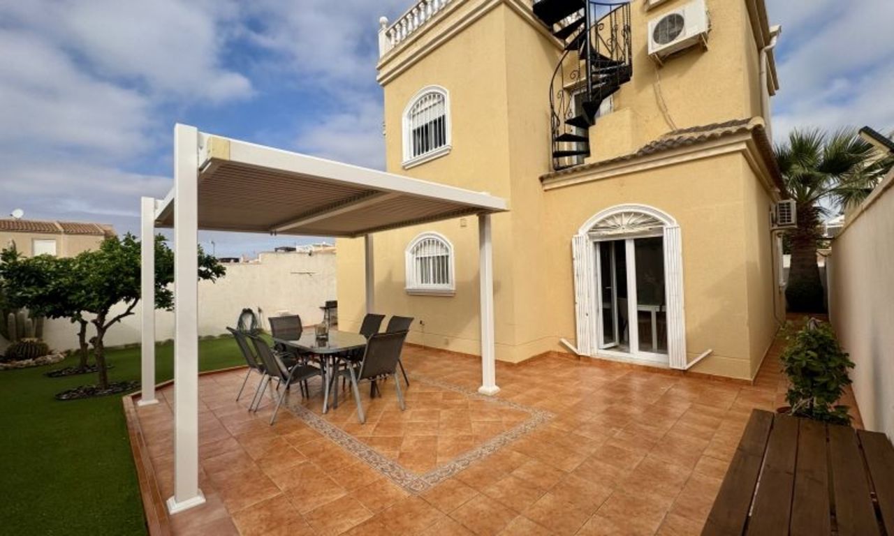 Villa in Torrevieja - Image 3