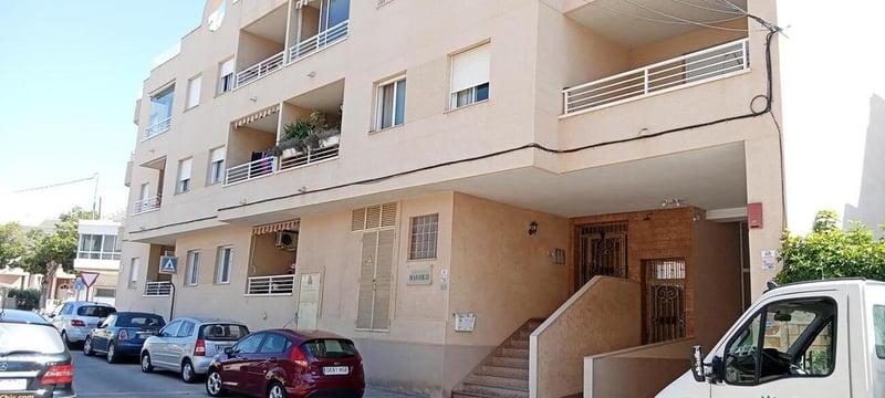 Apartment in Los Montesinos - view 1