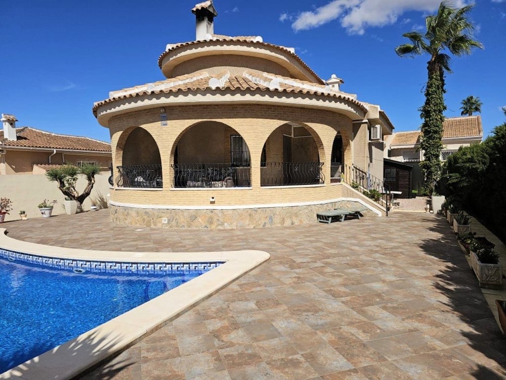 Villa in Benijofar