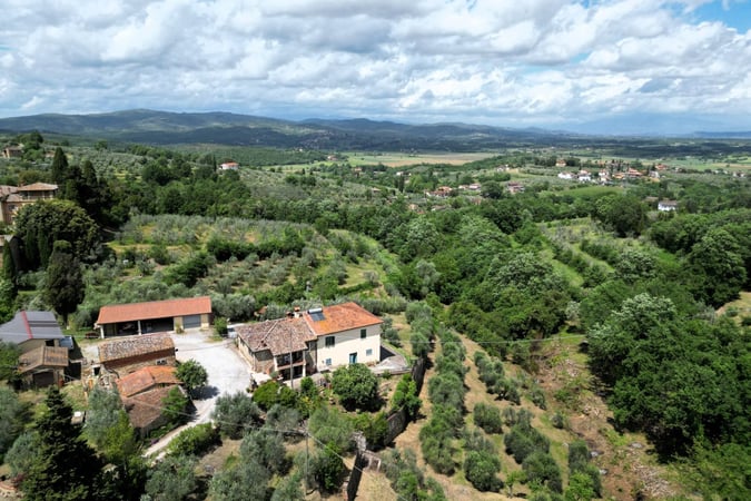 House in Monte San Savino - view 1