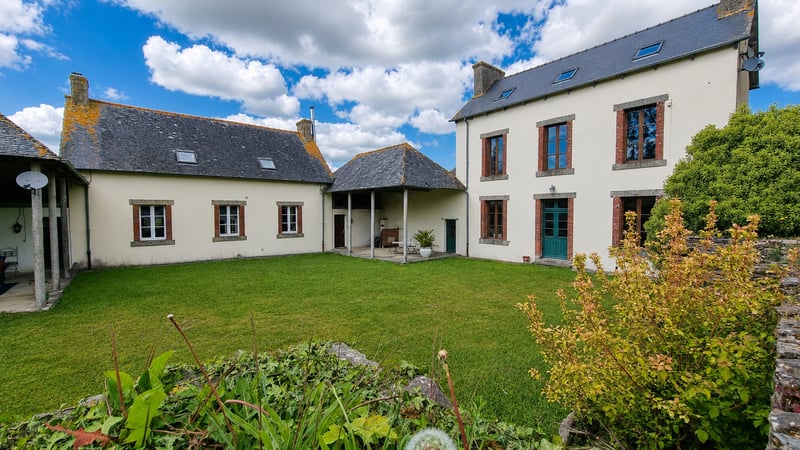 House in Merleac - view 1