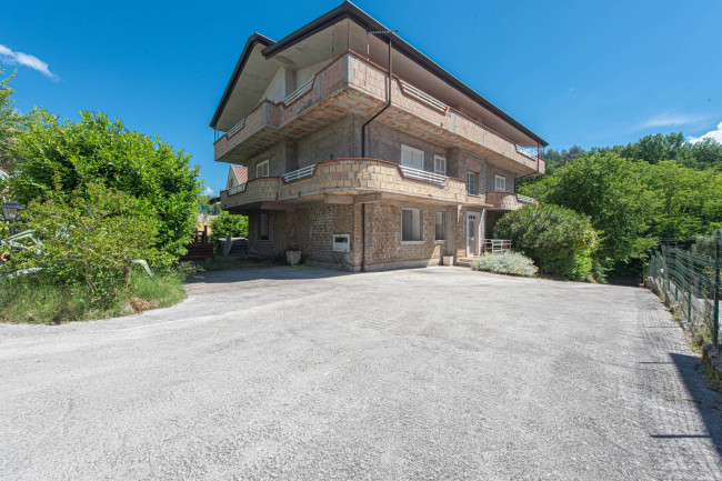 House in Fontana Liri - view 1