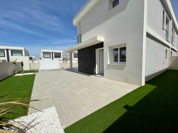 House in El Altet - view 1
