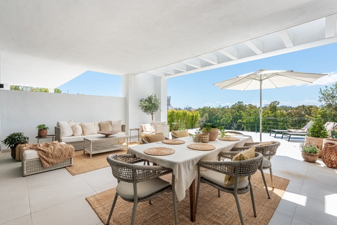 Villa in San Pedro de Alcantara - view 1
