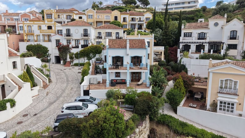 House in Benahavis - view 1