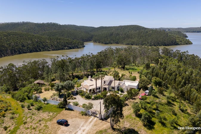 Villa in Bensafrim - view 1