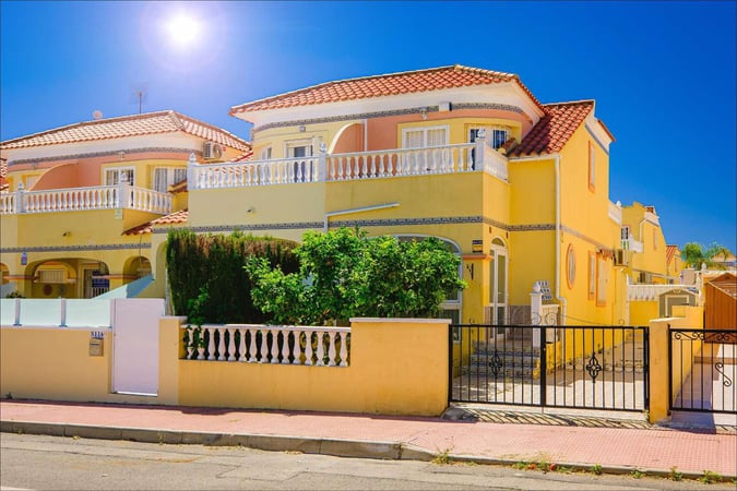 Villa in Villamartin - view 1