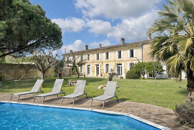 House in Saint-Andre-de-Cubzac - view 1