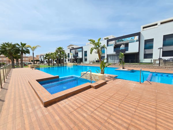 Villa in Urbanizacion los Balcones - view 1