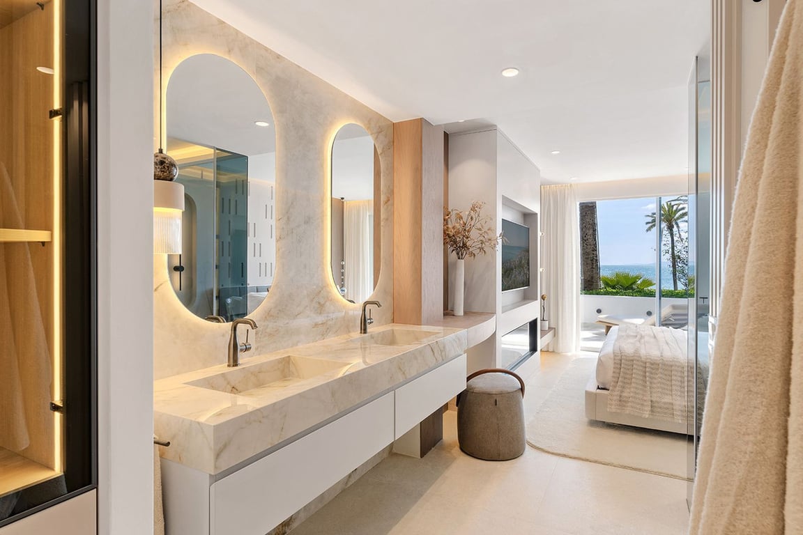 House in Estepona - Image 2