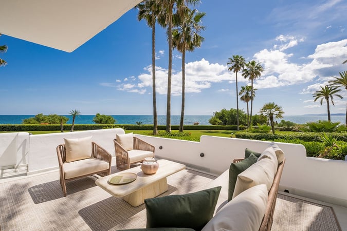 House in Estepona - view 1