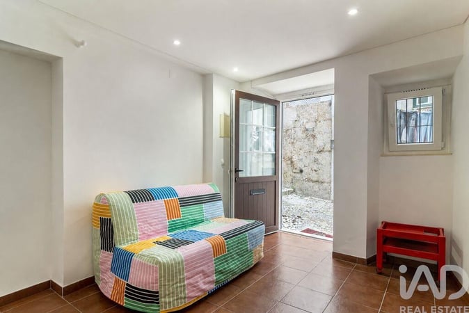 Apartment in Santa Maria Maior - view 1